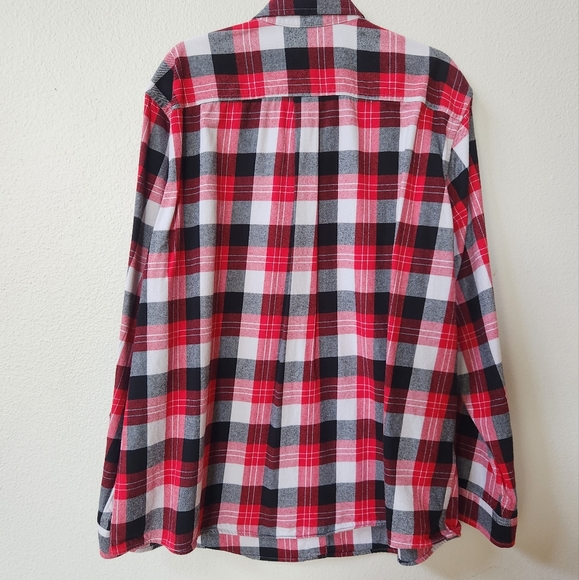 Eddie Bauer Relaxed Fit Cotton Flannel Button  Up in Red Black White Plaid 2XL - Picture 2 of 8